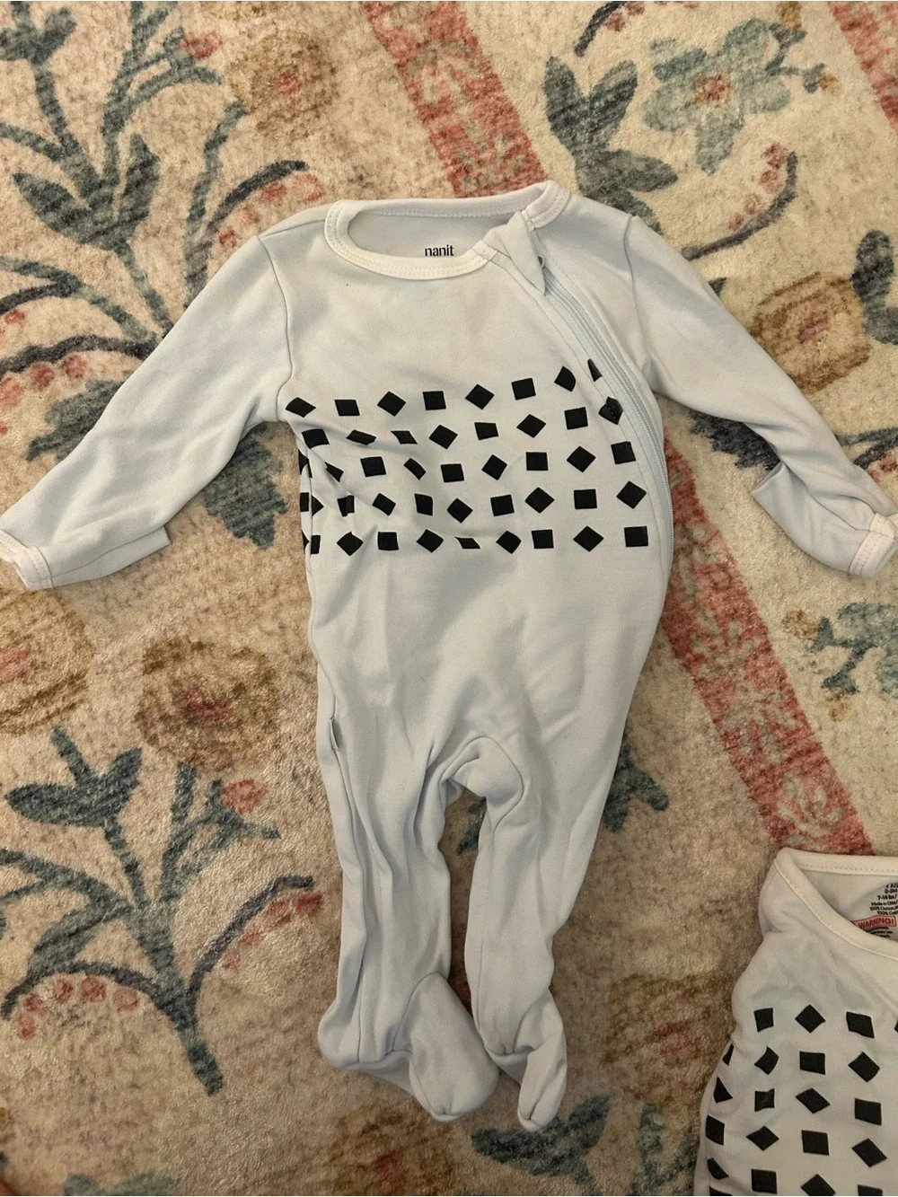 Bundle of 8 Nanit Swaddles, Onesie and Breathing Band